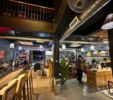 Where to Drink in Cat Ba: Top 6 Bars Backpackers Love