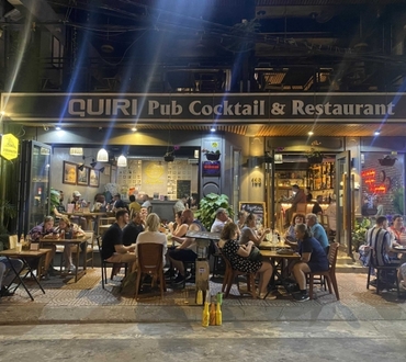 Where to Eat in Cat Ba: Budget Bites, Seafood, and Local Favorites