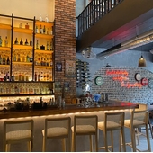 Cat Ba Nightlife Guide: Best Bars, Beach Drinks & Chill Vibes in 2025