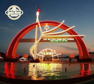 How To Explore Cat Ba Night Market Like a Local