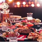Christmas Dinner for Travelers in a Warm Island Atmosphere