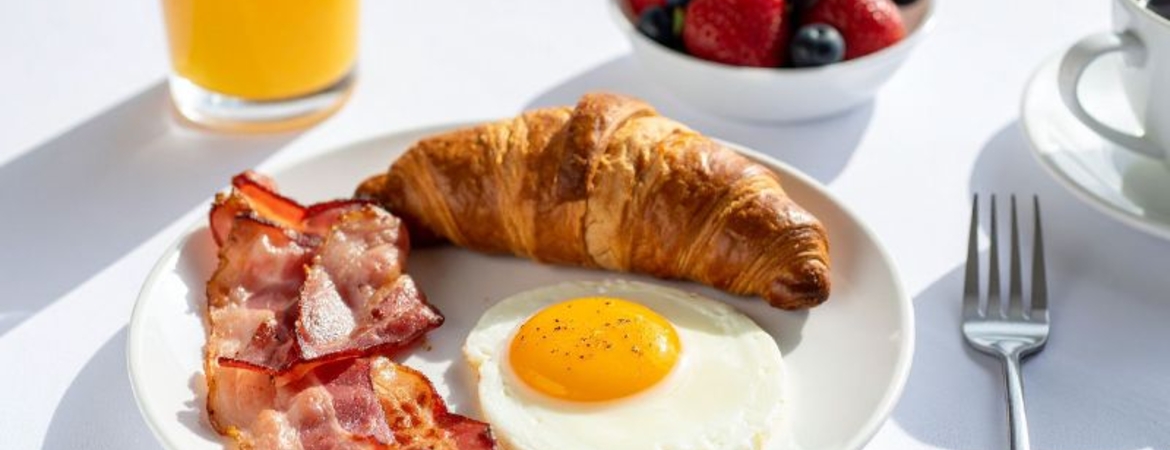 Breakfast Cat Ba: Best Breakfast Spots in Cat Ba Town