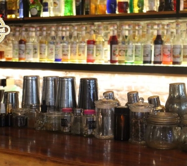 Cat Ba Hotel With Pub: Where to Stay for Nightlife Lovers