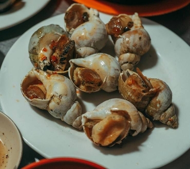 Top Nhà Hàng Cát Bà 2026: Hải Sản, Đặc Sản & Ẩm Thực Đảo Ngọc