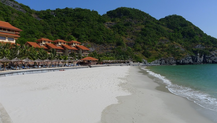 Cat Ba Beach 3