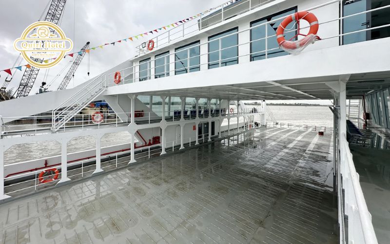 A Ferry to Cat Ba Island