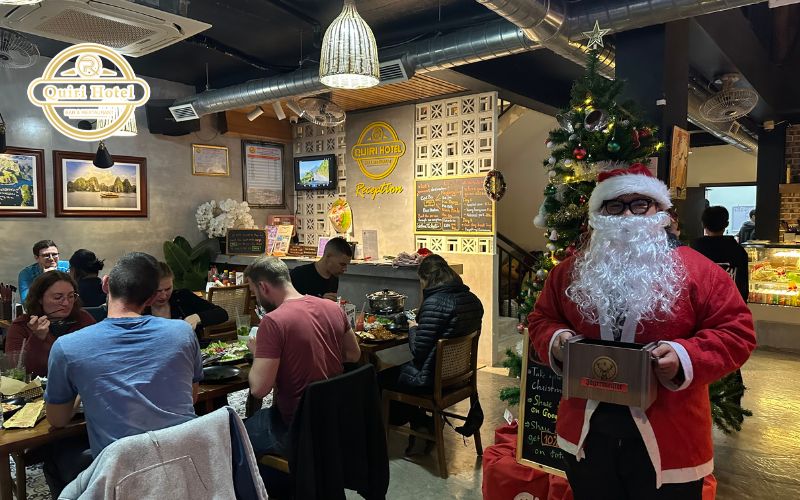 Christmas Dinner for Travelers