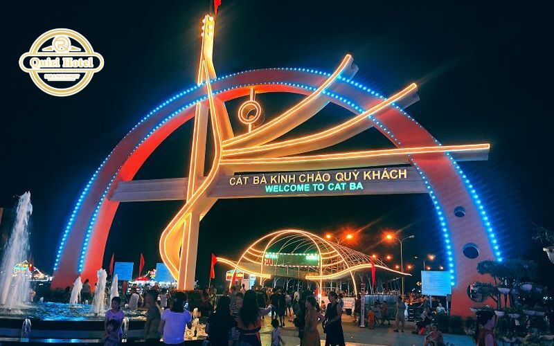 Why Stay Near Cat Ba Night Market