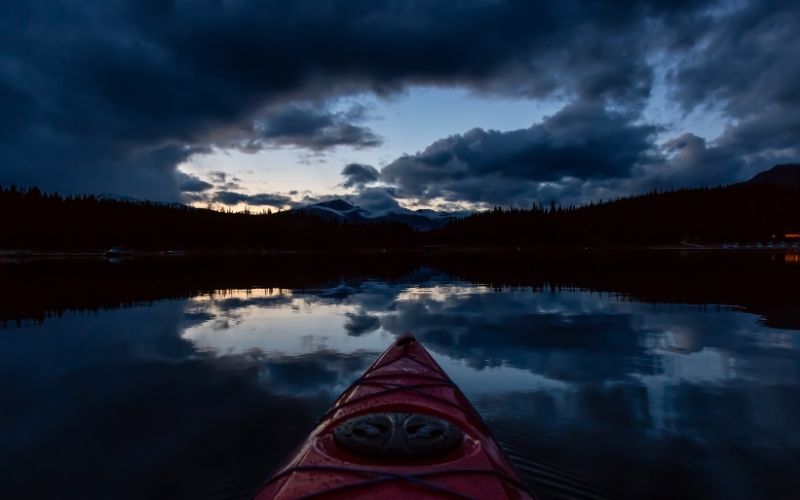 Bioluminescent night kayaking in Lan Ha Bay Cat Ba